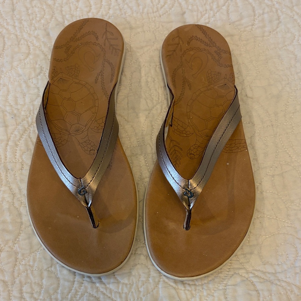 OluKai Metallic Bronze Brown Leather Flip Sandals